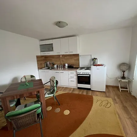 Apartman Perper 2 *